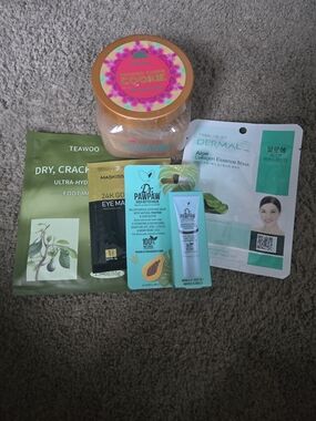 5 Piece Skincare & Bath Bundle with Treehut, Dr. PAWPAW, 24K Gold